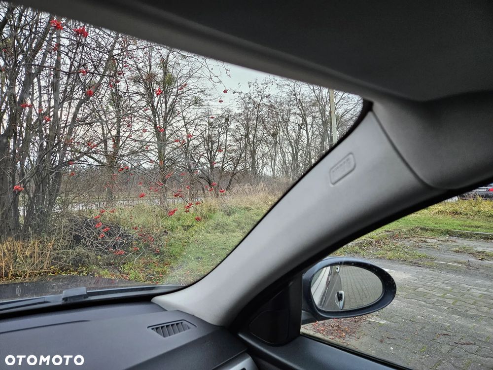 BMW Seria 3 320i - 25