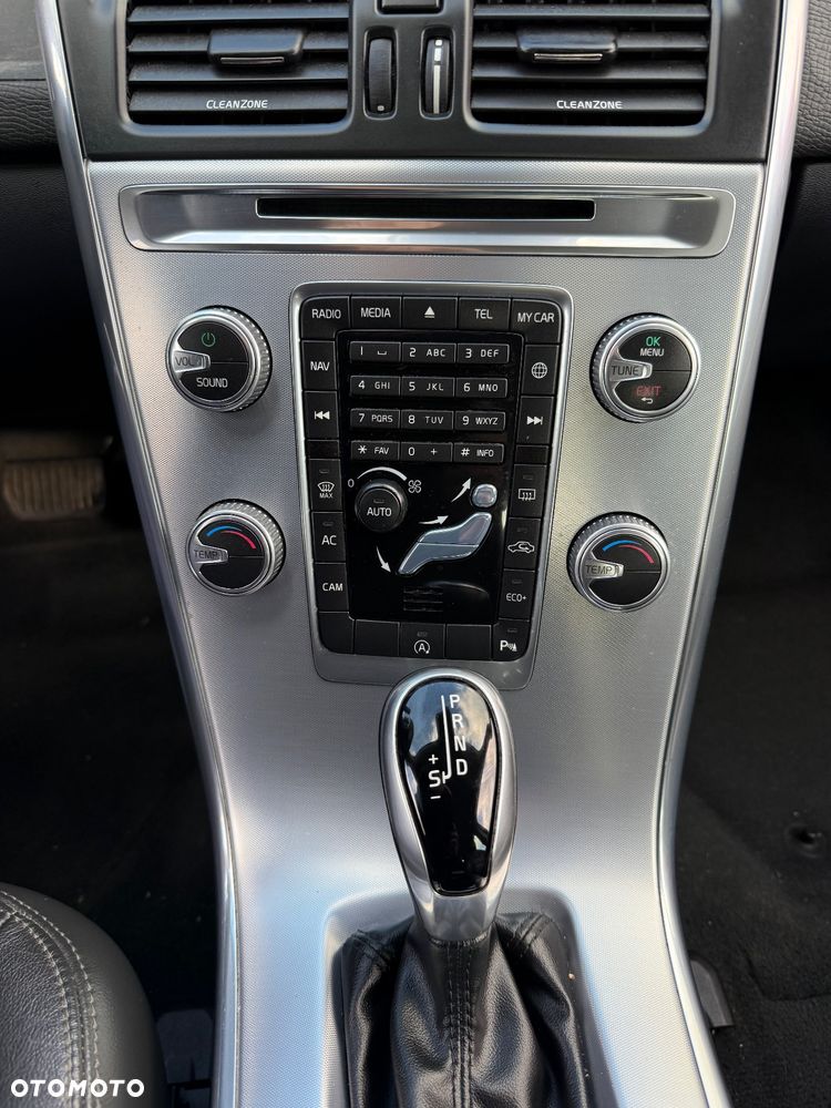 Volvo XC 60 - 24
