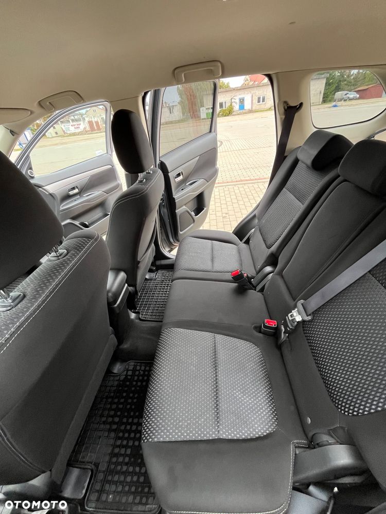 Mitsubishi Outlander - 22
