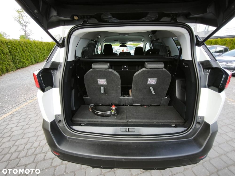 Peugeot 5008 - 19