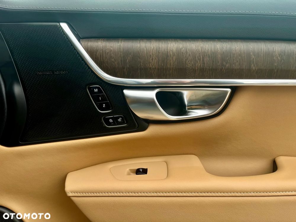 Volvo V90 T6 AWD Plug-In Hybrid Plus Bright - 32