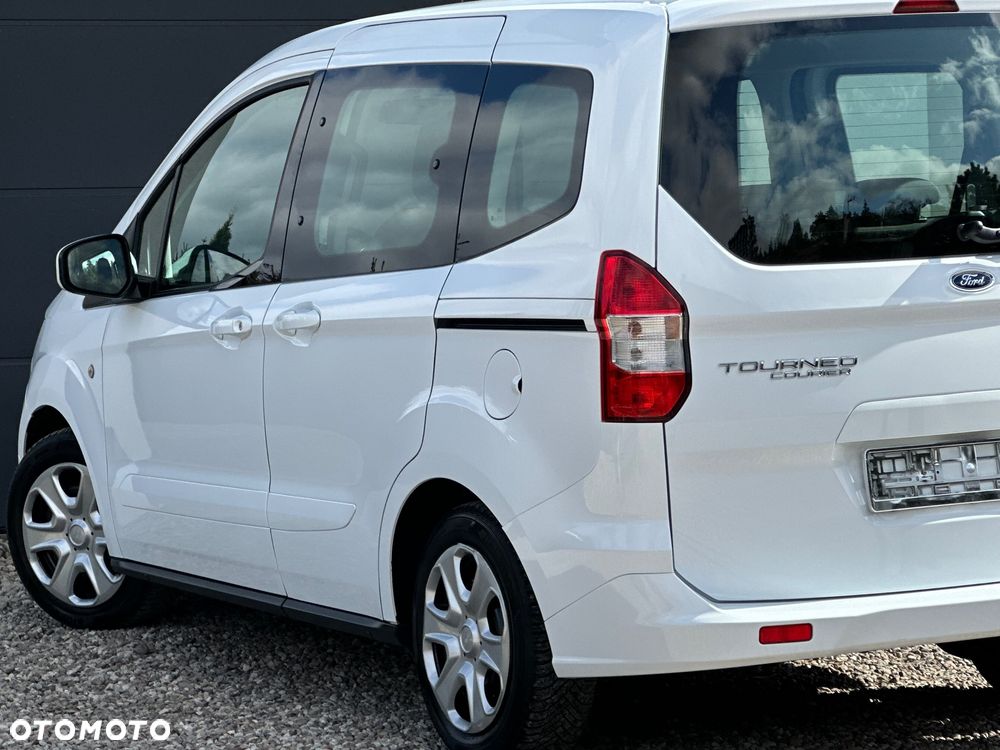 Ford Tourneo Courier 1.5 TDCi S&S Ambiente - 20