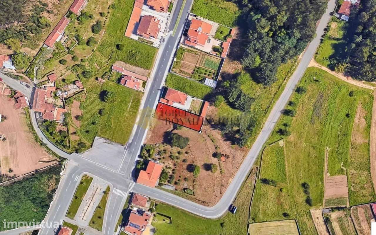 Terreno 520m² para Construção de Moradia Geminada | Olival - Grande imagem: 2/37