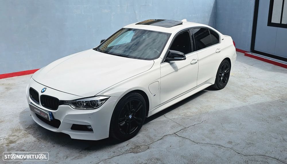 BMW 330 e iPerformance Pack M - 4