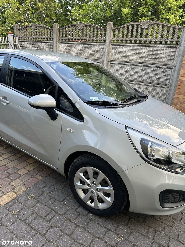 Kia Rio - 4