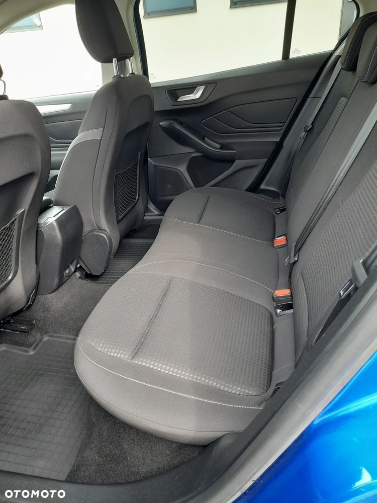 Ford Focus 1.0 EcoBoost Titanium - 18