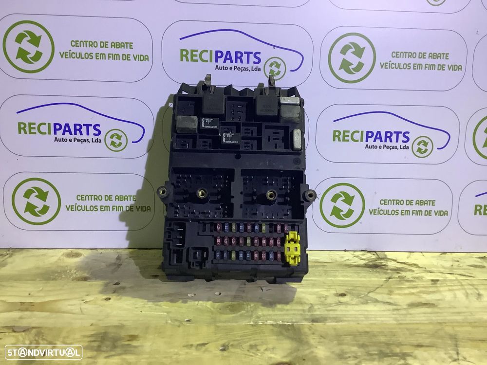 Caixa de fusíveis exterior Jeep Grand Cherokee 3.1TD - 2