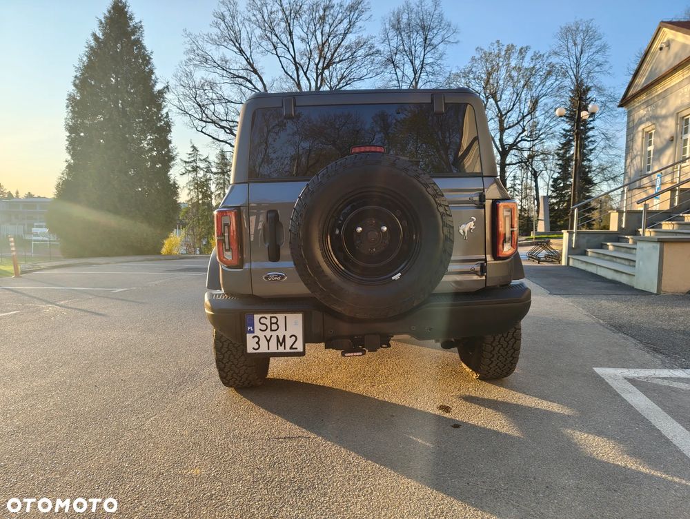 Ford Bronco - 6