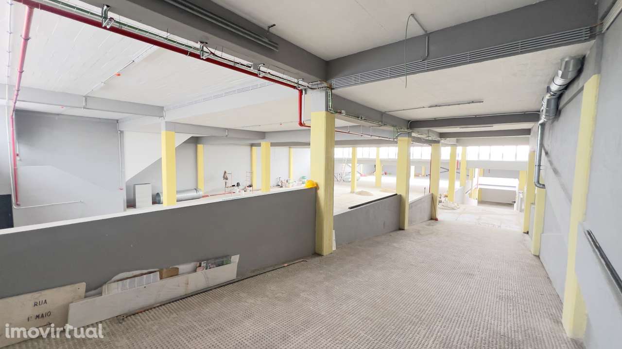 Armazém no Prior Velho - Grande imagem: 2/14