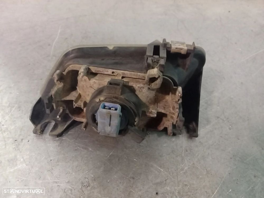 FAROL NEVOEIRO CITROEN SAXO - ESQUERDO / DIREITO - 5