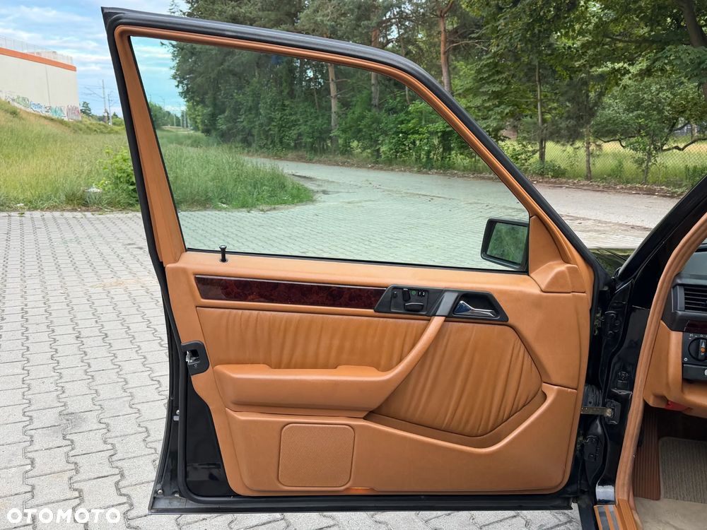 Mercedes-Benz Klasa E - 24