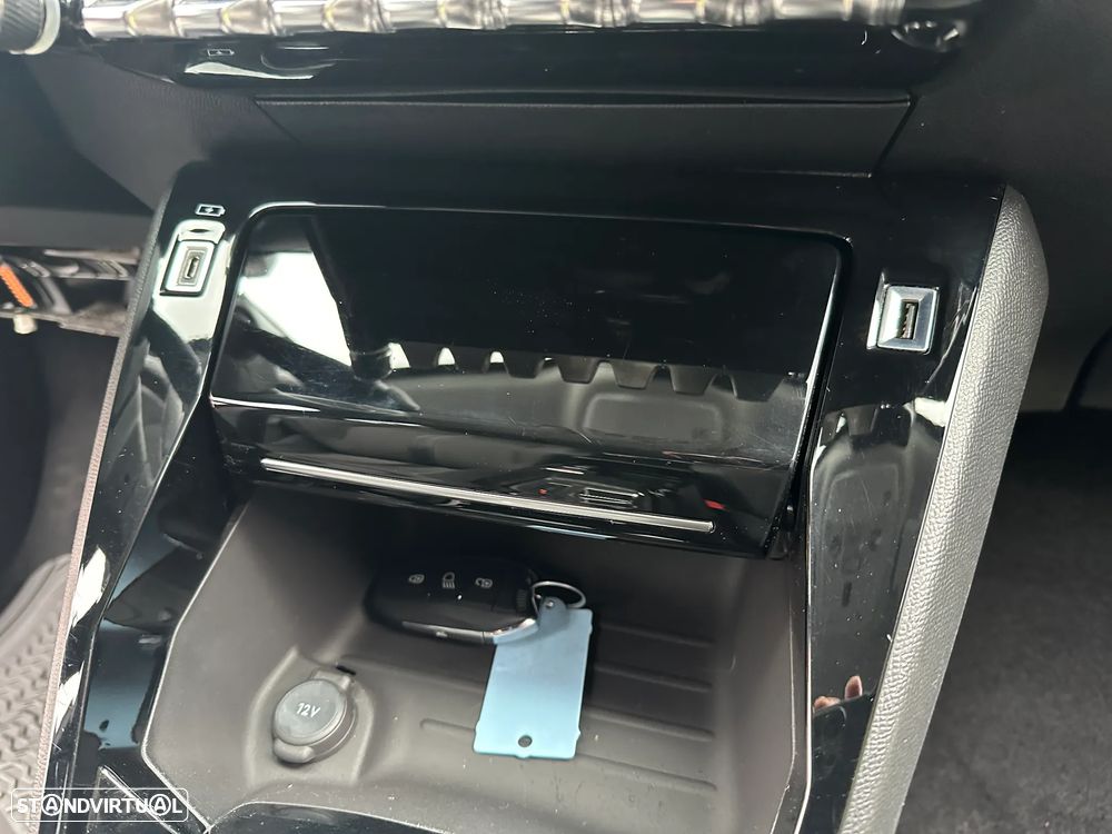 Peugeot e-2008 Allure+ - 9
