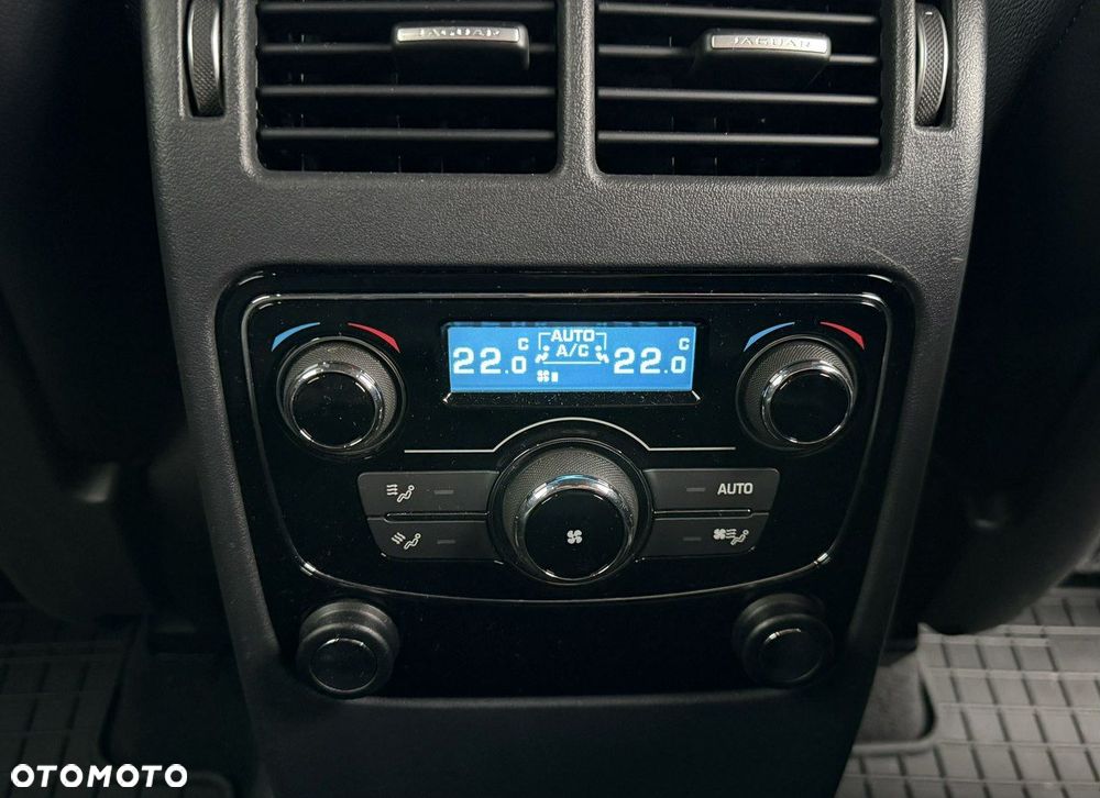 Jaguar F-Pace 25d AWD R-Sport - 18