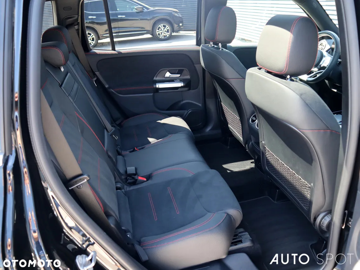 Mercedes-Benz GLB 250 4-Matic AMG Line 8G-DCT - 40