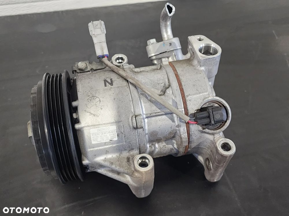 Toyota Yaris 1,3 VVTi kompresor sprężarka klimatyzacji 38 tyś km  447260-4201 - 1