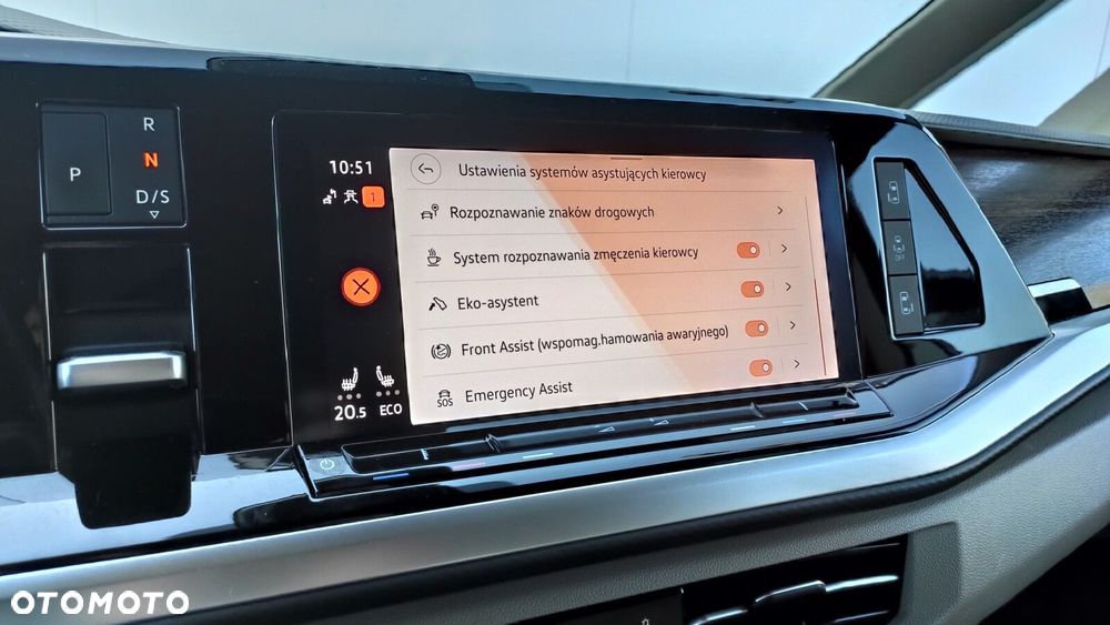 Volkswagen Multivan - 32