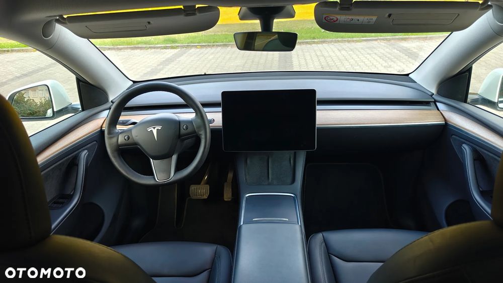 Tesla Model Y Long Range Dual Motor AWD - 17
