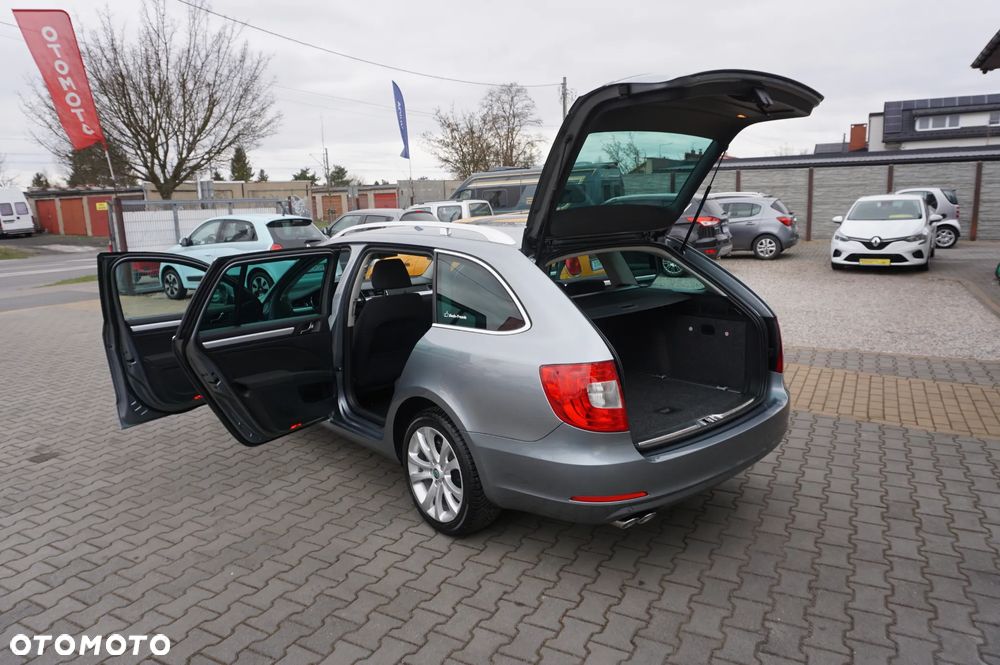 Skoda Superb 2.0 TDI DSG FAMILY - 10