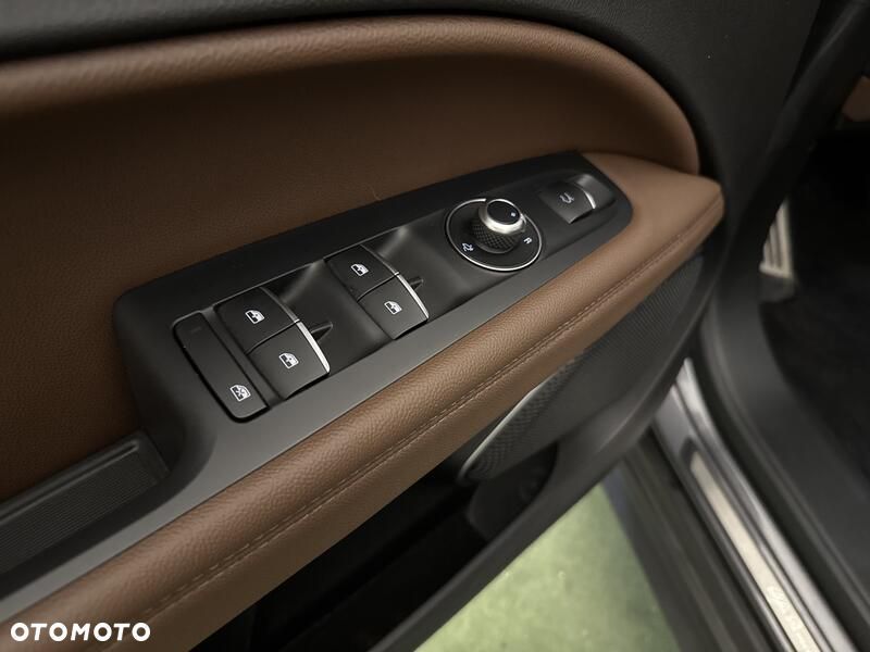 Alfa Romeo Stelvio - 12
