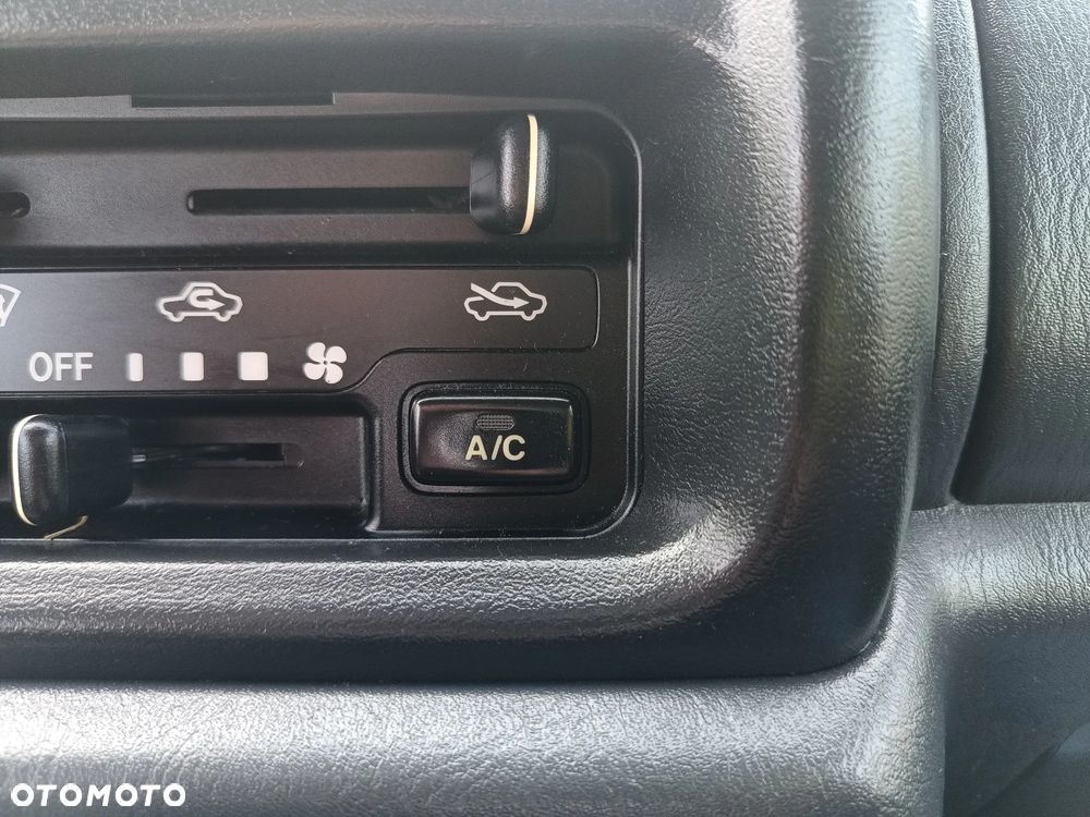 Suzuki Jimny 1.3 - 13