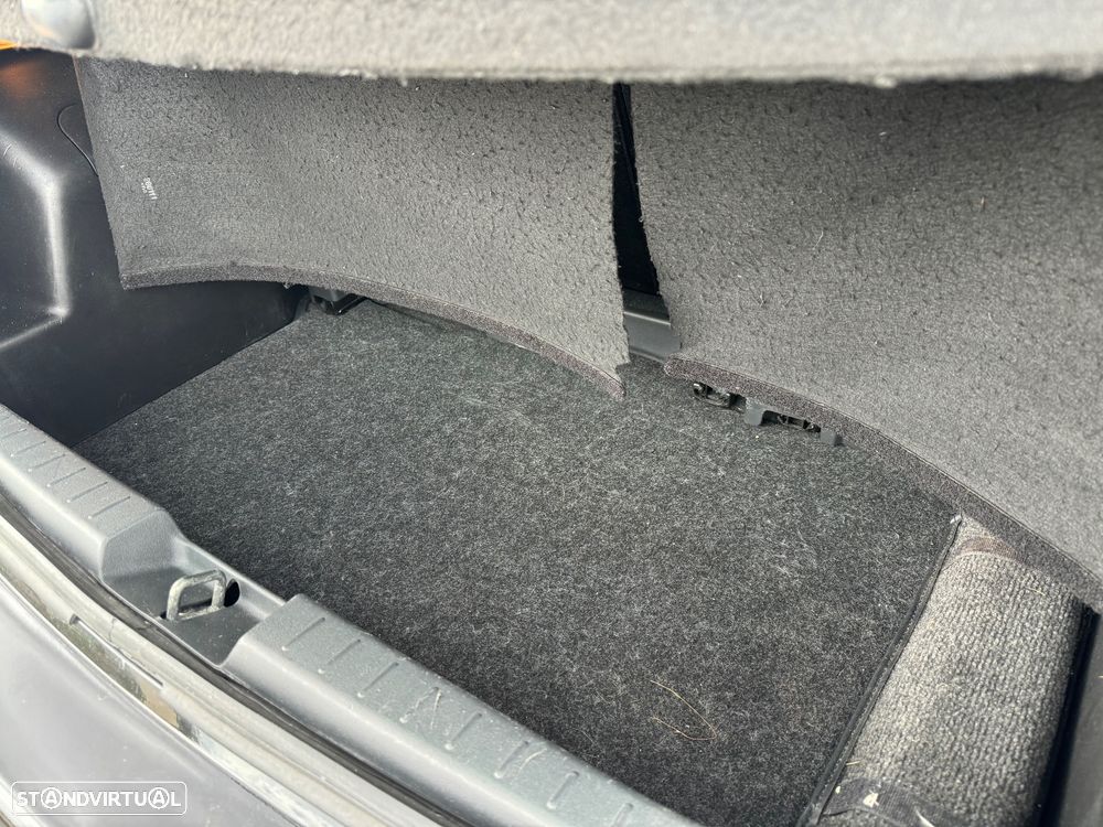 Toyota Yaris 1.4 D-4D Motion - 37