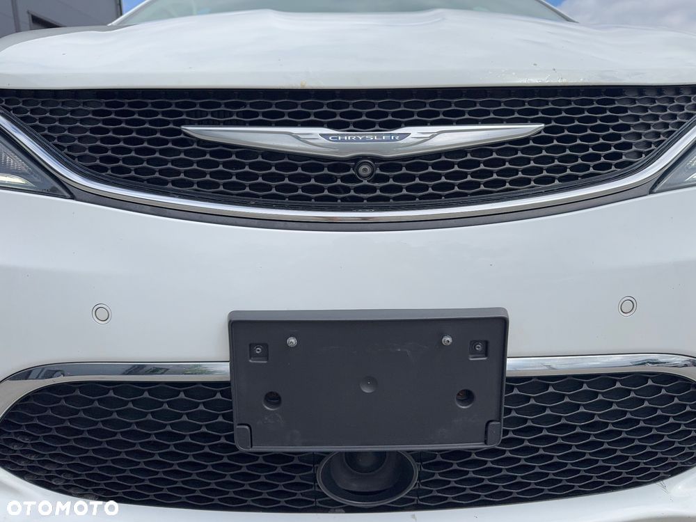 Chrysler Pacifica - 6