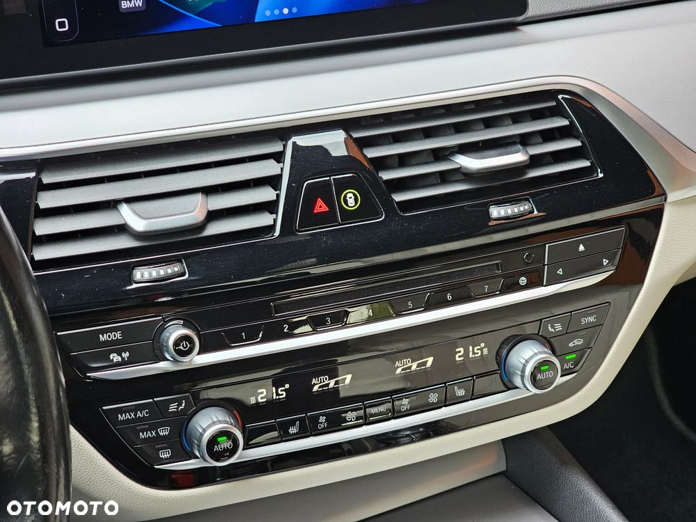 BMW Seria 5 520d Luxury Line - 21