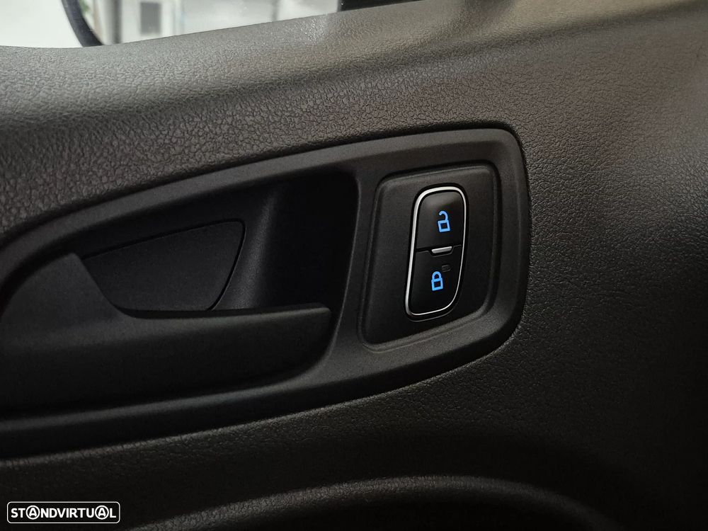 Ford Transit Connect L2 - 2023 | GARANTIA | NACIONAL - LONGA - 19