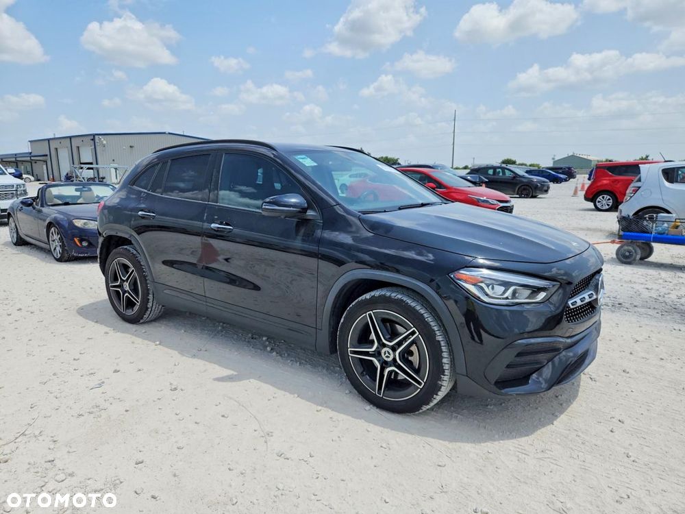 Mercedes-Benz GLA 250 4Matic 8G-DCT AMG Line - 2