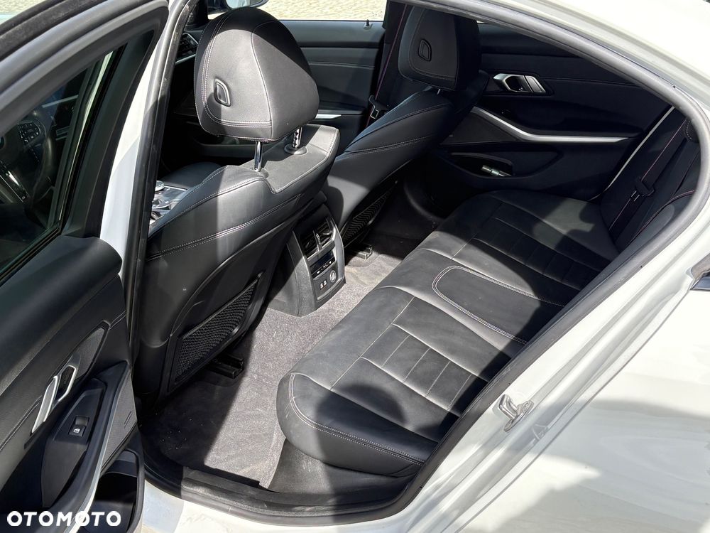 BMW Seria 3 M340i xDrive sport - 16