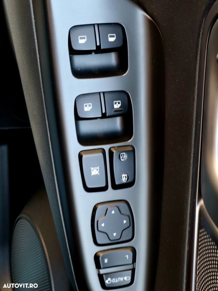 Hyundai KONA Premium - 36