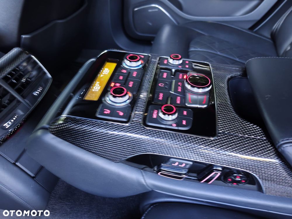 Audi S8 - 34