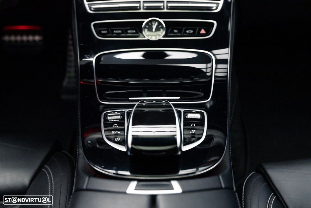 Mercedes-Benz E 220 d AMG Line - 42