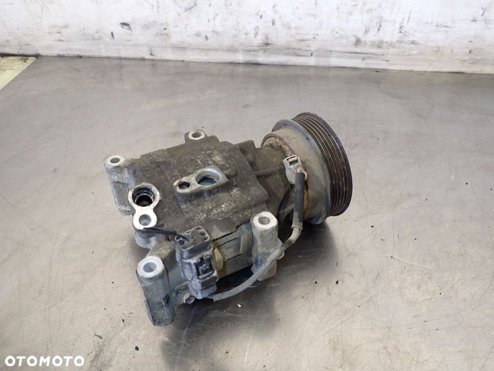 SPRĘŻARKA KLIMATYZACJI TOYOTA COROLLA E12 2.0 - 1