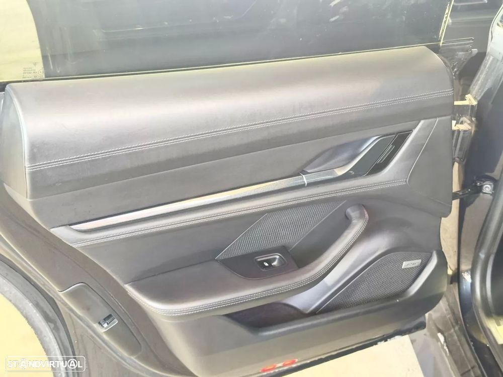 Porsche Taycan 4S - 18