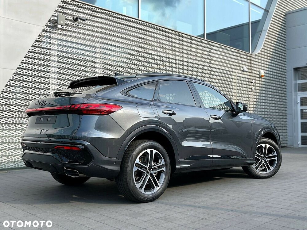 Audi Q5 Sportback - 14