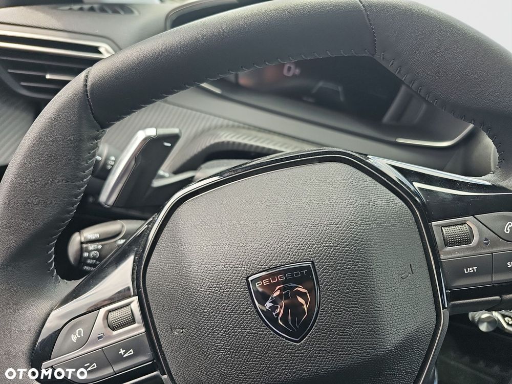Peugeot 208 - 15