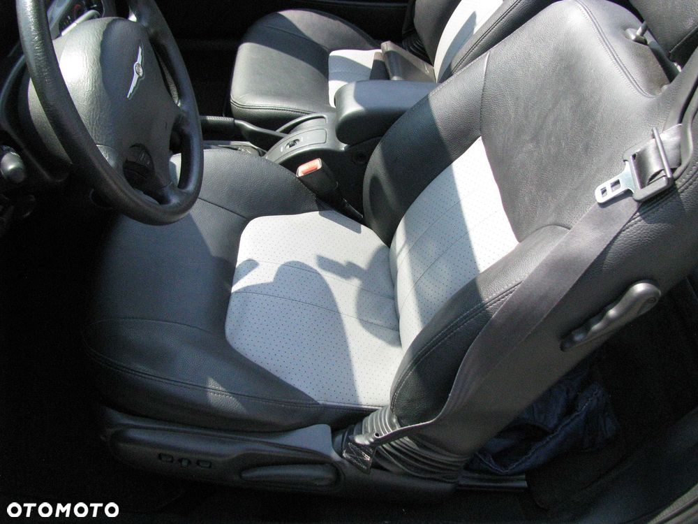 Chrysler Sebring - 7