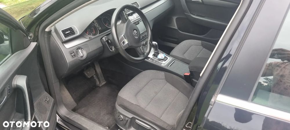 Volkswagen Passat - 10
