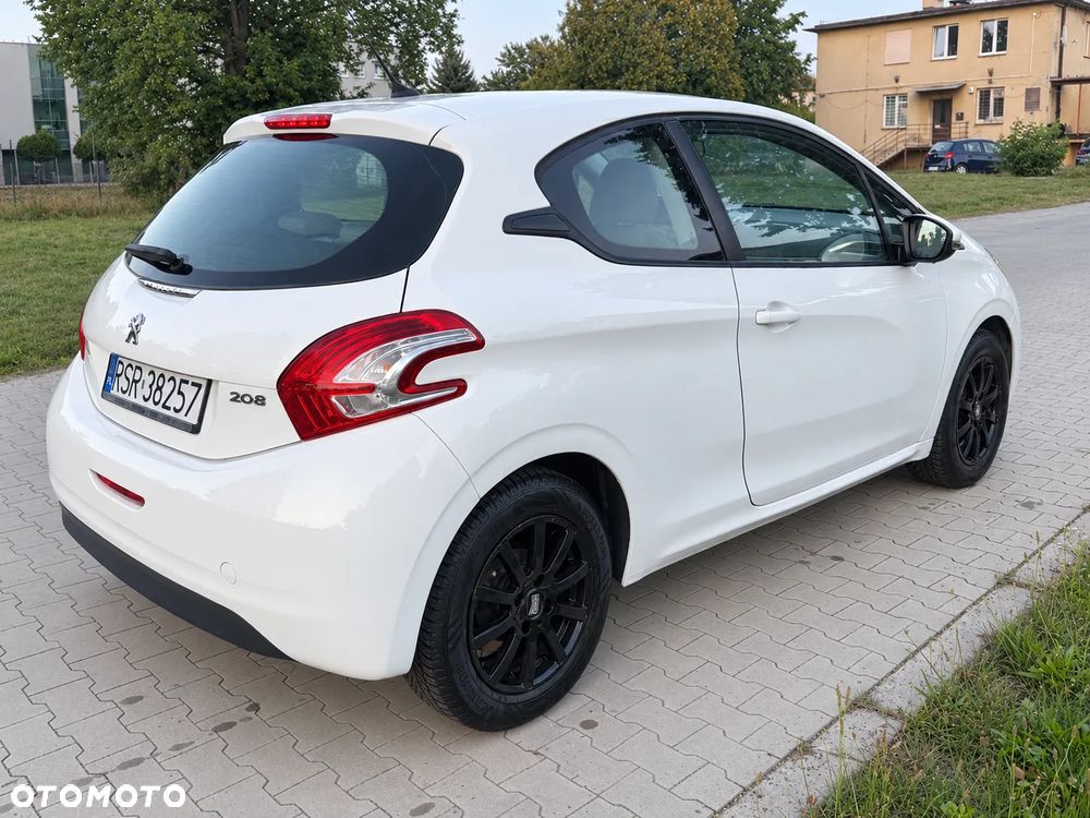 Peugeot 208 2014 photo 5