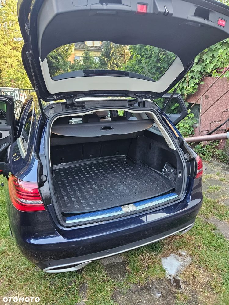 Mercedes-Benz C-Class 2020 photo 4