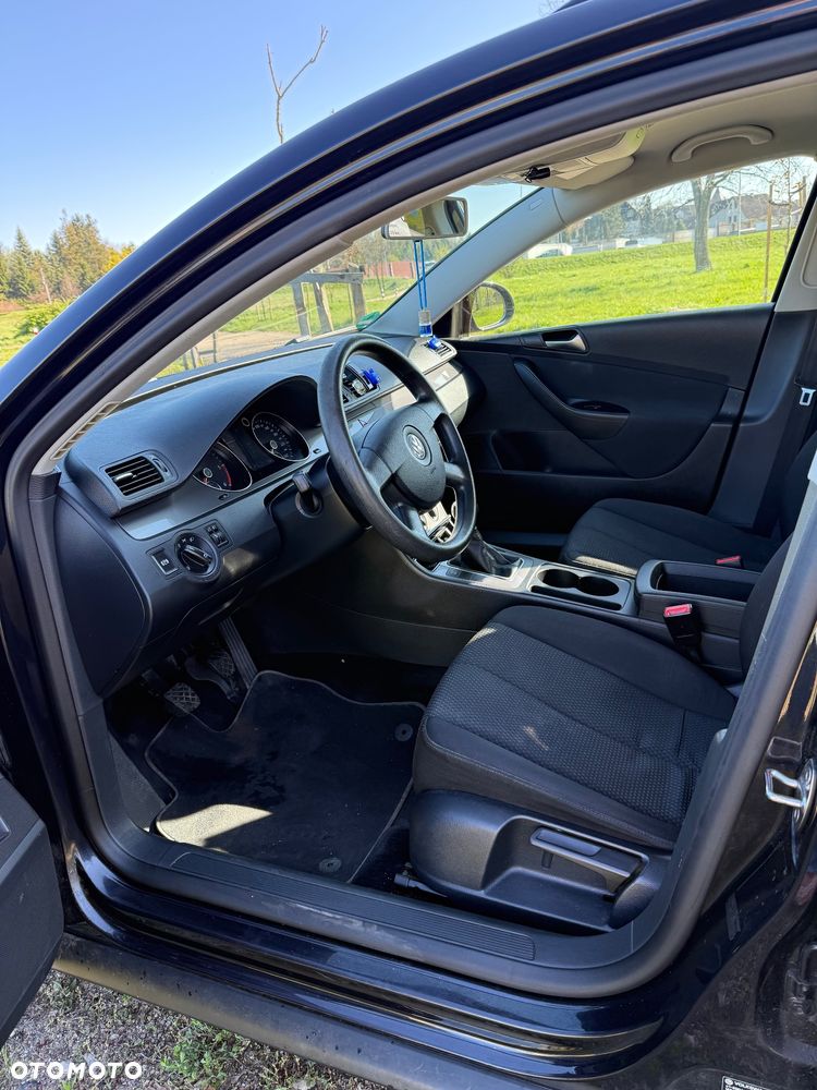 Volkswagen Passat 2.0 TDI DPF Highline - 18