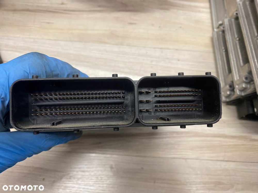 KOMPUTER STEROWNIK SILNIKA ECU BMW E60 E61 2,0 0281013251 7801711 - 2