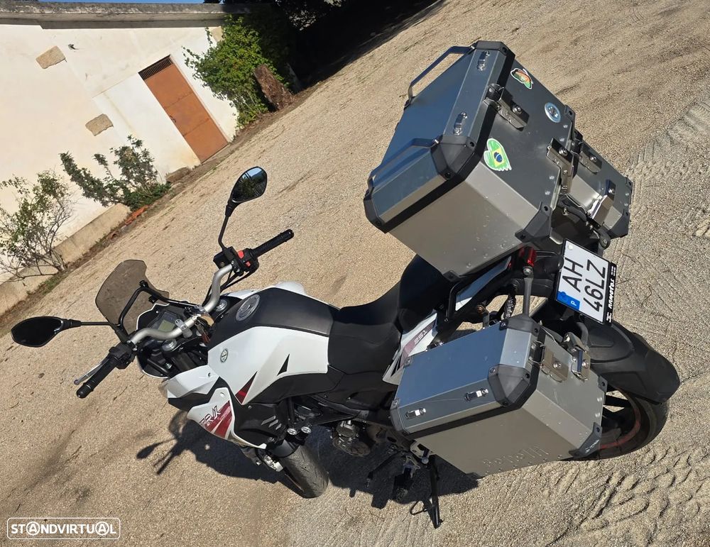 Benelli TRK 251 - 3
