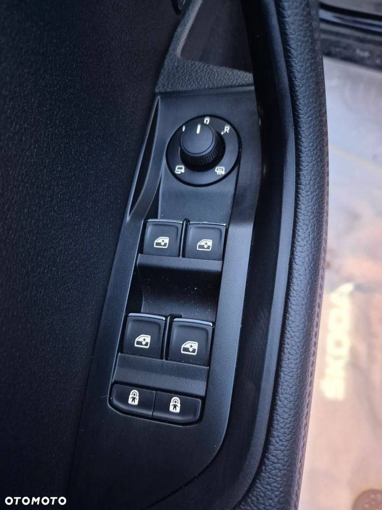 Skoda Superb 2.0 TDI SCR L&K DSG - 18