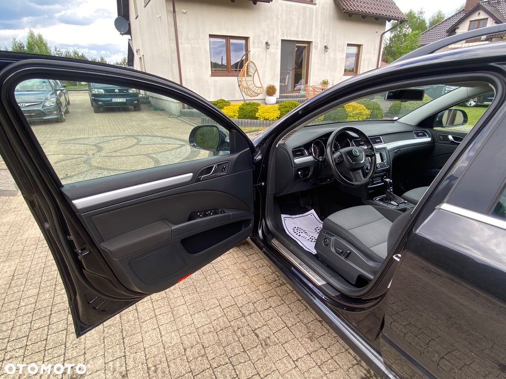 Skoda Superb 2.0 TDI DSG Exclusive - 26