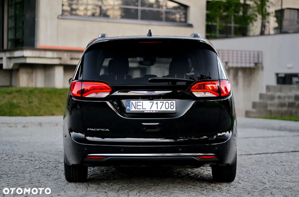 Chrysler Pacifica - 7