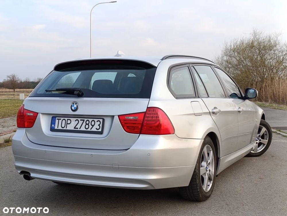 BMW Seria 3 318d DPF Edition Exclusive - 22