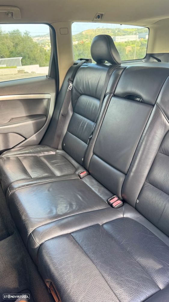 Volvo V70 2.0 D Momentum - 4