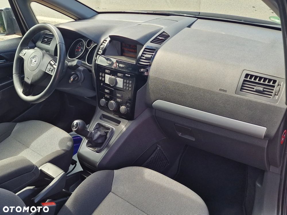 Opel Zafira 1.6 - 10